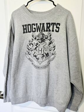 Hogwarts Gray Crewneck Sweatshirt - Official Crest Style..delta Fleece 2xl